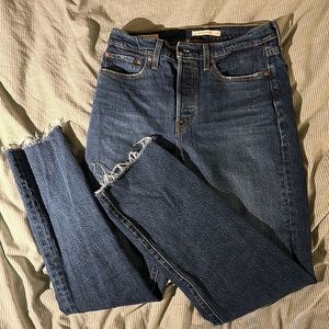 Levi’s wedgie straight distressed hem dark blue wash